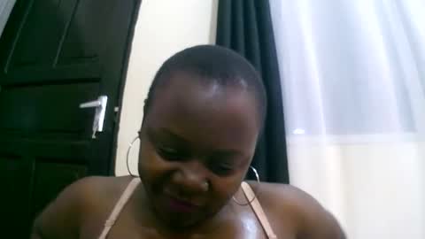 Snapshot of sexxi_ebony chatting on October 22, 2025, 1:17 am sexxi_ebony online show from October 22, 2025, 1:17 am