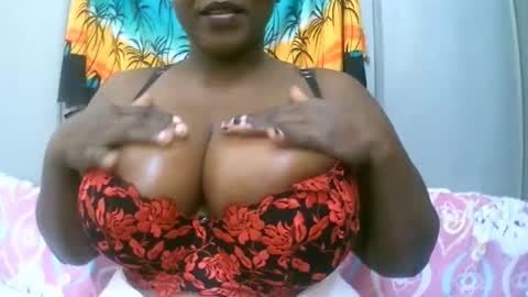 sexxi_ebony online show from February 16, 2026, 11:39 am