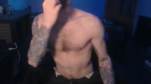 SiuL online show from February 5, 2025, 2:26 pm