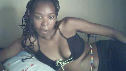 Snapshot of sexxy_curvy23 chatting on May 27, 2026, 4:09 am sexxy_curvy23 online show from May 27, 2026, 4:09 am