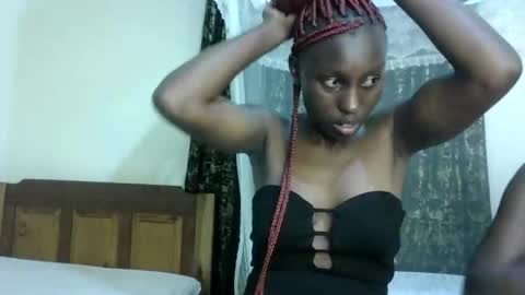 Snapshot of sexxy_melmine chatting on April 27, 2026, 5:55 pm Dolly online show from April 27, 2026, 5:55 pm