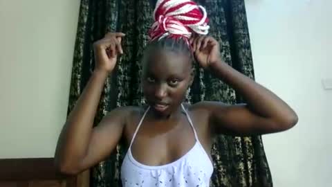 Snapshot of sexxy_melmine chatting on May 17, 2026, 11:28 am Dolly online show from May 17, 2026, 11:28 am