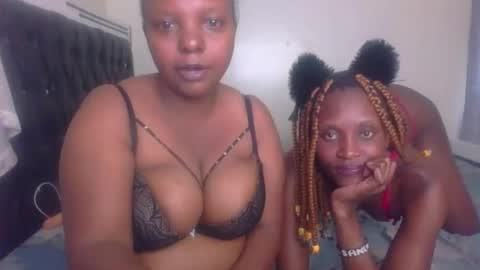 Snapshot of sexxy_surphire chatting on September 26, 2025, 6:17 am Sexxy surphire online show from September 26, 2025, 6:17 am