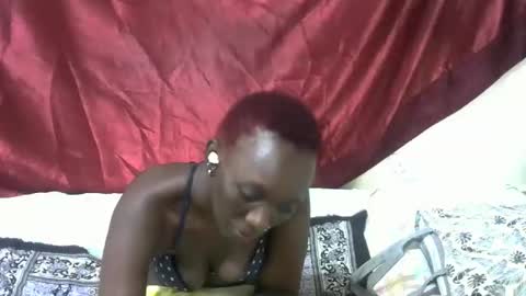 Snapshot of sexxy_veee chatting on October 16, 2025, 8:32 pm sexxy_veee online show from October 16, 2025, 8:32 pm