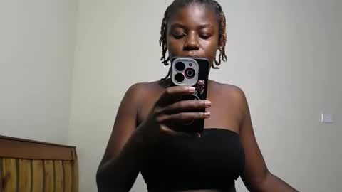 Snapshot of sexxybadie chatting on February 19, 2026, 12:12 pm Sexxy babe online show from February 19, 2026, 12:12 pm