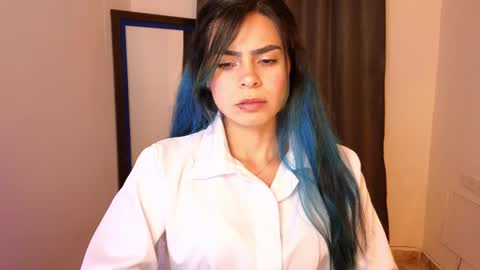  Angie   online show from October 5, 2025, 11:35 pm