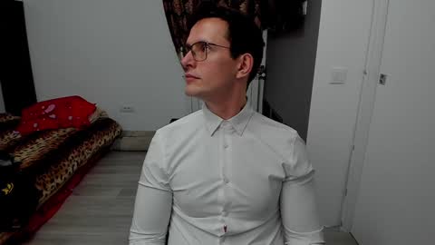 Sexxymuscles4U online show from January 28, 2025, 6:28 pm