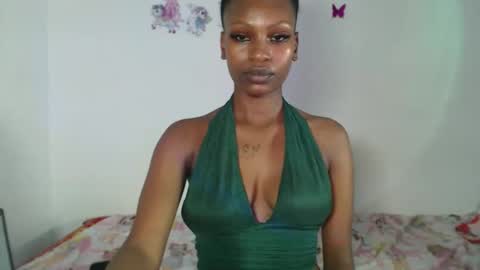 Snapshot of sexxypixie chatting on April 4, 2026, 10:40 pm sexxypixie online show from April 4, 2026, 10:40 pm
