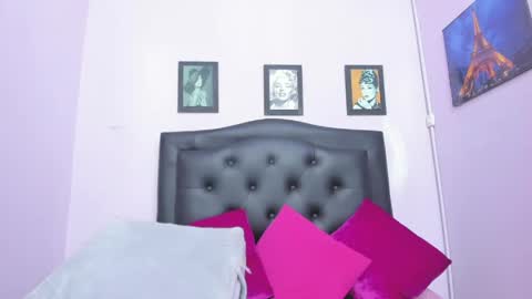 sexy_candy18x online show from May 15, 2026, 11:12 pm