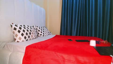 Snapshot of sexy_cici2 chatting on July 13, 2026, 3:31 am foxxy sweets online show from July 13, 2026, 3:31 am