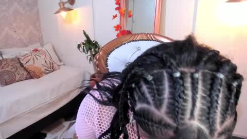 Snapshot of sexy_cristall chatting on December 31, 2024, 3:23 am  C R I S T A L  online show from December 31, 2024, 3:23 am