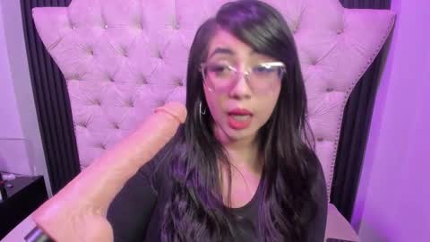  C R I S T A L  online show from February 9, 2026, 7:51 pm