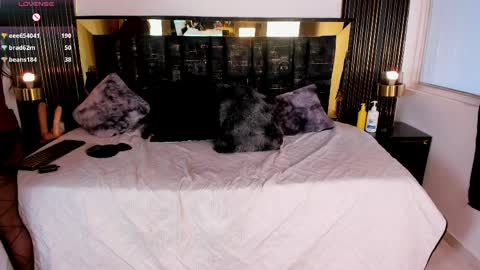 Snapshot of sexy_hot_milf_ chatting on April 25, 2026, 1:41 pm Dafne online show from April 25, 2026, 1:41 pm