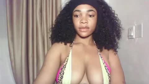 Sexy kitty881 online show from October 17, 2025, 8:11 pm