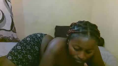Snapshot of sexy_latasha chatting on September 16, 2025, 7:53 am sexy_latasha online show from September 16, 2025, 7:53 am
