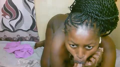 Snapshot of sexy_latasha chatting on October 3, 2025, 5:59 am sexy_latasha online show from October 3, 2025, 5:59 am