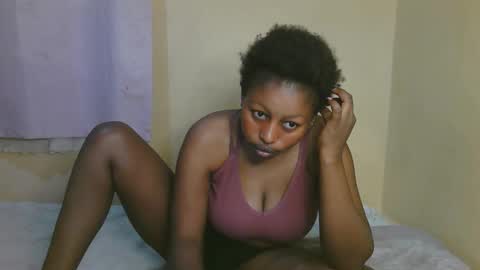 Snapshot of sexy_latasha chatting on May 4, 2026, 5:47 am sexy_latasha online show from May 4, 2026, 5:47 am