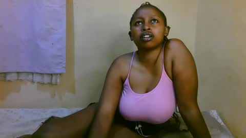 Snapshot of sexy_latasha chatting on May 11, 2026, 4:04 pm sexy_latasha online show from May 11, 2026, 4:04 pm