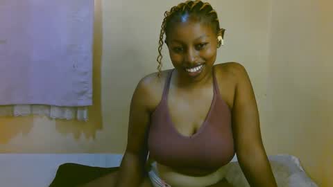 Snapshot of sexy_latasha chatting on May 15, 2026, 7:59 am sexy_latasha online show from May 15, 2026, 7:59 am