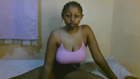 Snapshot of sexy_latasha chatting on May 17, 2026, 3:37 am sexy_latasha online show from May 17, 2026, 3:37 am