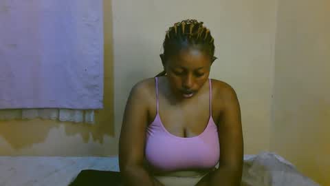Snapshot of sexy_latasha chatting on May 21, 2026, 2:57 pm sexy_latasha online show from May 21, 2026, 2:57 pm