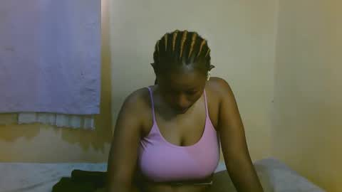Snapshot of sexy_latasha chatting on May 29, 2026, 6:44 am sexy_latasha online show from May 29, 2026, 6:44 am