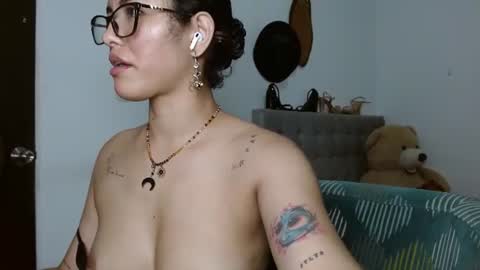 Snapshot of sexy_lia_latina chatting on June 19, 2026, 5:01 am Celeste online show from June 19, 2026, 5:01 am