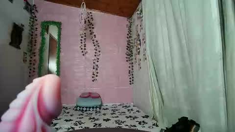 sexy lolas online show from March 2, 2026, 7:15 am