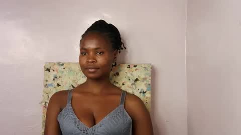 Molyne online show from February 23, 2026, 1:58 am