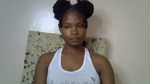 Snapshot of sexy_molyne chatting on March 17, 2026, 12:15 am Molyne online show from March 17, 2026, 12:15 am