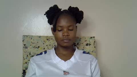 Snapshot of sexy_molyne chatting on March 19, 2026, 1:31 am Molyne online show from March 19, 2026, 1:31 am