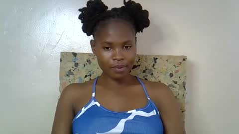 Snapshot of sexy_molyne chatting on March 21, 2026, 10:02 pm Molyne online show from March 21, 2026, 10:02 pm