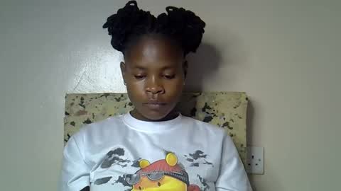 Snapshot of sexy_molyne chatting on March 23, 2026, 12:58 am Molyne online show from March 23, 2026, 12:58 am
