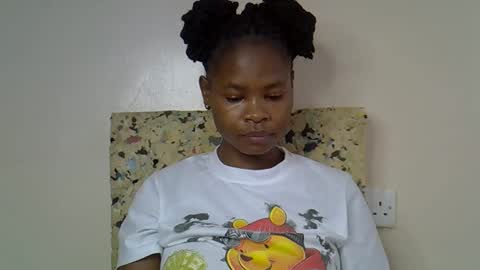 Snapshot of sexy_molyne chatting on March 30, 2026, 4:02 am Molyne online show from March 30, 2026, 4:02 am