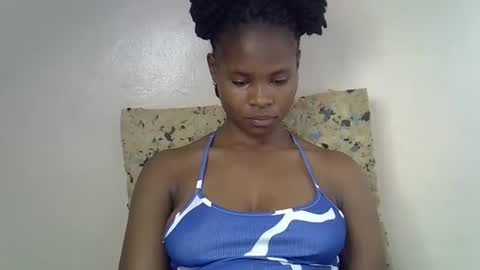 Snapshot of sexy_molyne chatting on April 1, 2026, 2:14 pm Molyne online show from April 1, 2026, 2:14 pm
