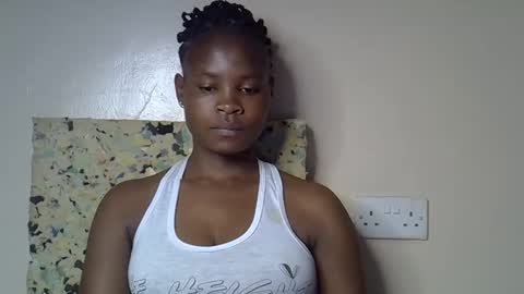 Snapshot of sexy_molyne chatting on April 10, 2026, 12:43 pm Molyne online show from April 10, 2026, 12:43 pm