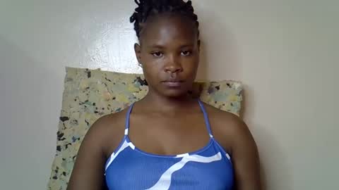 Snapshot of sexy_molyne chatting on April 13, 2026, 9:37 am Molyne online show from April 13, 2026, 9:37 am