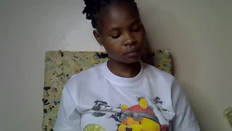 Snapshot of sexy_molyne chatting on April 15, 2026, 5:03 am Molyne online show from April 15, 2026, 5:03 am