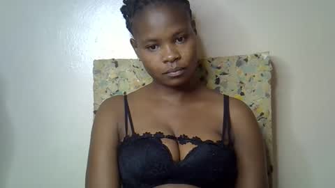 Snapshot of sexy_molyne chatting on April 29, 2026, 11:44 pm Molyne online show from April 29, 2026, 11:44 pm