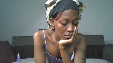 SEXY MOMAH online show from May 23, 2026, 6:29 am