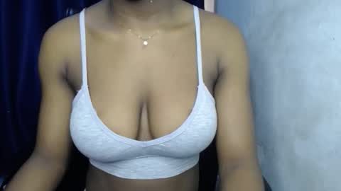 Snapshot of sexy_musclegirl chatting on October 20, 2025, 7:20 am ALINA online show from October 20, 2025, 7:20 am