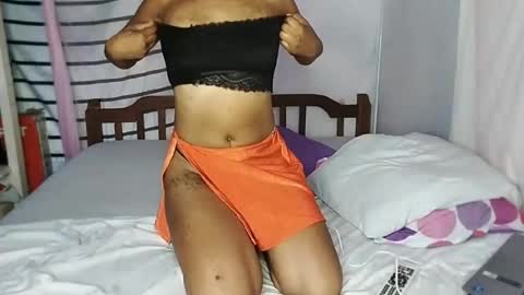Snapshot of sexy_n_thick chatting on July 23, 2026, 2:04 pm Lyn online show from July 23, 2026, 2:04 pm