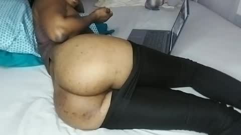 Snapshot of sexy_n_thick chatting on August 10, 2026, 12:15 am Lyn online show from August 10, 2026, 12:15 am