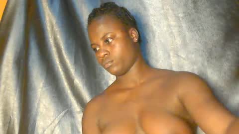 Snapshot of sexy_petitqueen chatting on May 11, 2026, 4:29 am sexy_petitqueen online show from May 11, 2026, 4:29 am