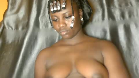 Snapshot of sexy_petitqueen chatting on May 26, 2026, 4:19 am sexy_petitqueen online show from May 26, 2026, 4:19 am