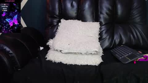 karoline online show from March 11, 2025, 2:54 am