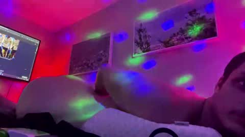 sexyboi6765 online show from June 3, 2026, 11:35 am