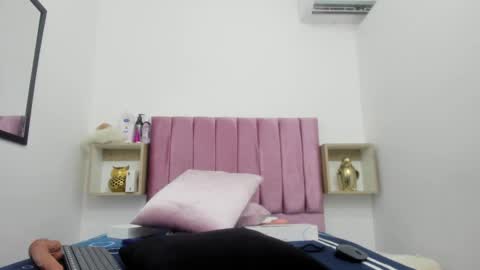 Snapshot of sexybrown_2005 chatting on December 23, 2024, 5:49 am sexybrown_2005 online show from December 23, 2024, 5:49 am