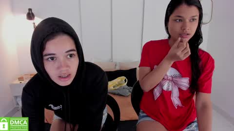Snapshot of sexychanell_18 chatting on January 11, 2025, 12:40 pm chanell and yina online show from January 11, 2025, 12:40 pm