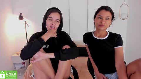 Snapshot of sexychanell_18 chatting on January 12, 2025, 12:44 pm chanell and yina online show from January 12, 2025, 12:44 pm
